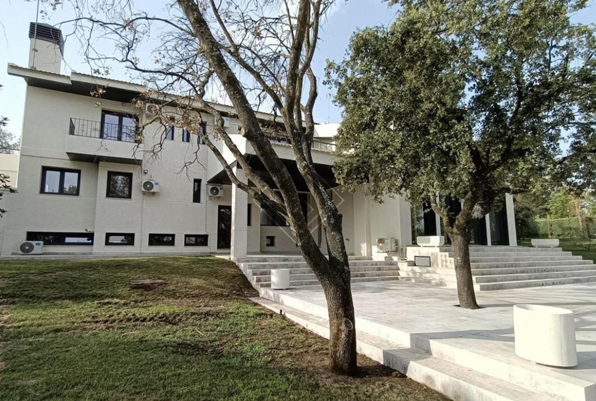 Casa en alquiler en parcela de hectárea cerca de los colegios  - Imagen 2