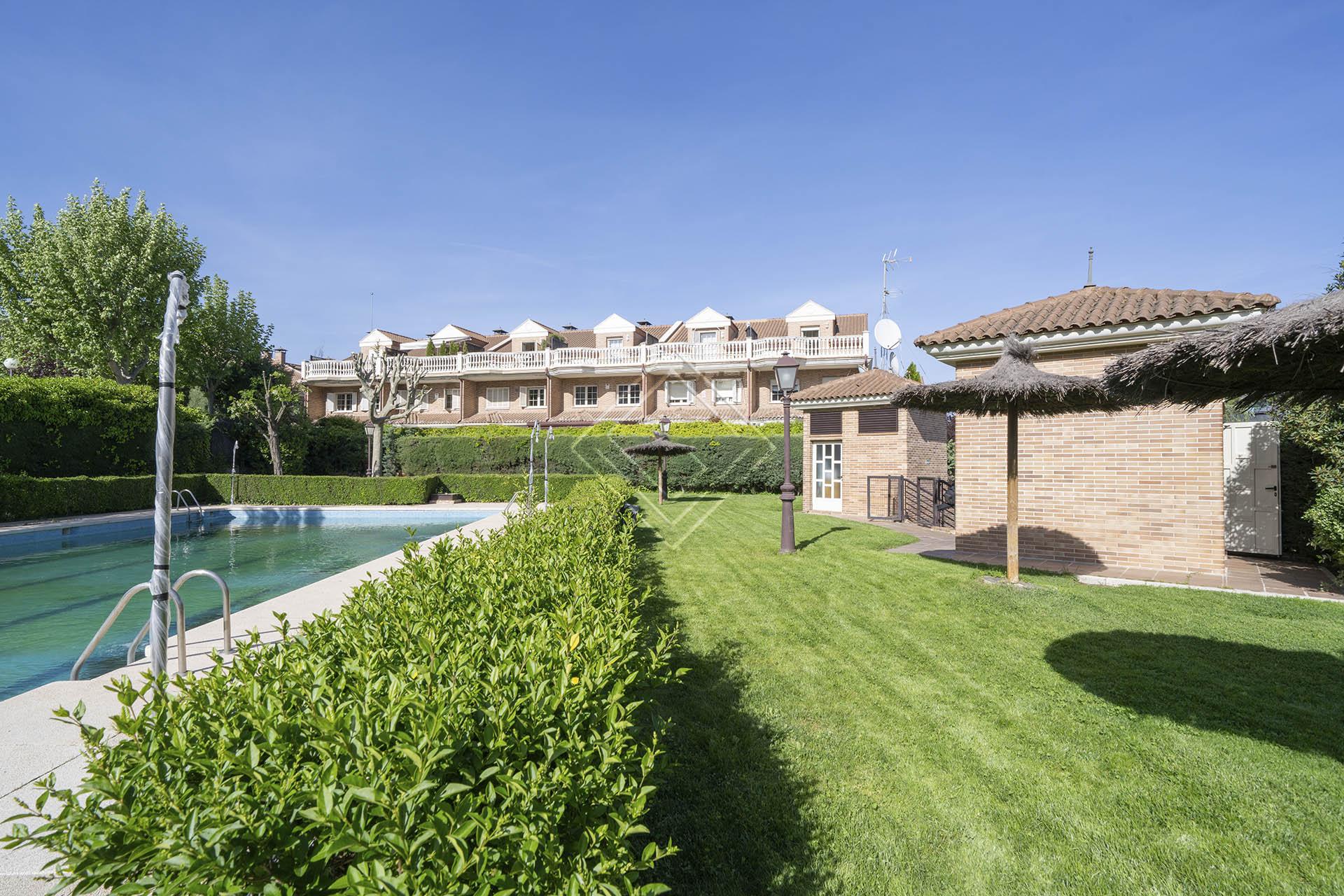 Estupenda vivienda adosada en Valdemarín - Imagen 2