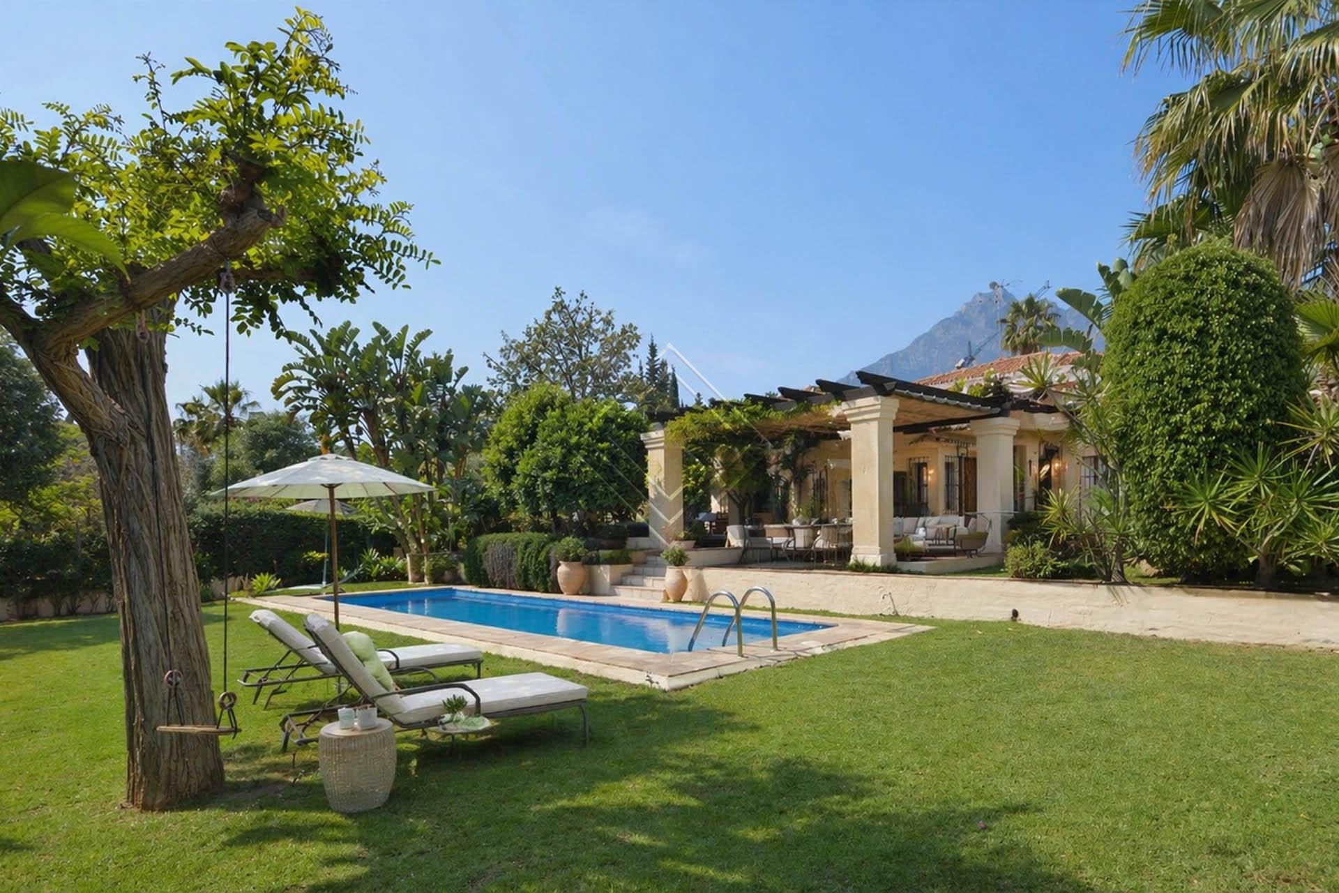 Villa en Nagüeles (Milla de Oro) con potencial de ampliación hasta 360 m2 - Imagen 1