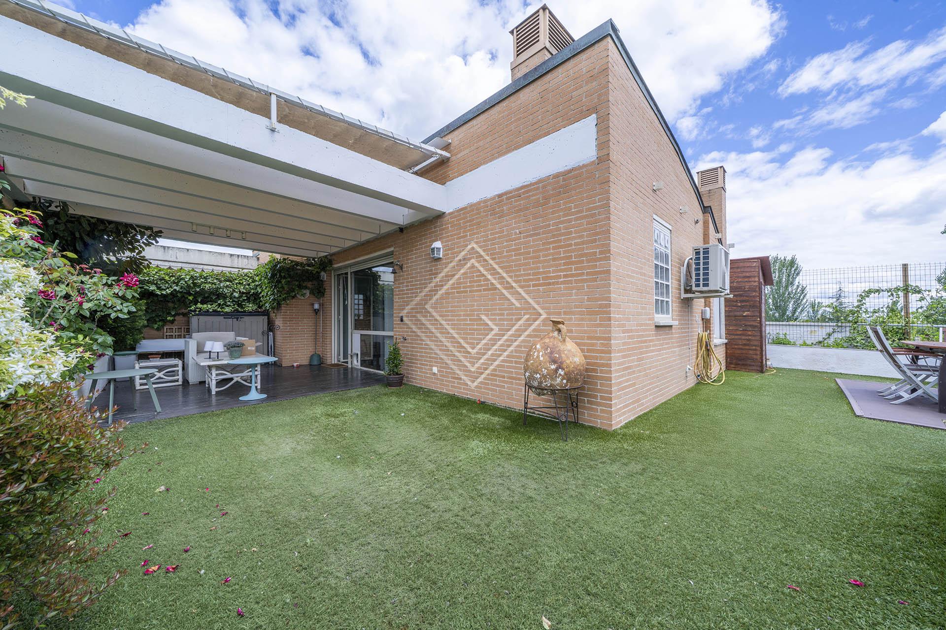 Estupendo Ático Dúplex con terraza en Valdemarín - Imagen 1