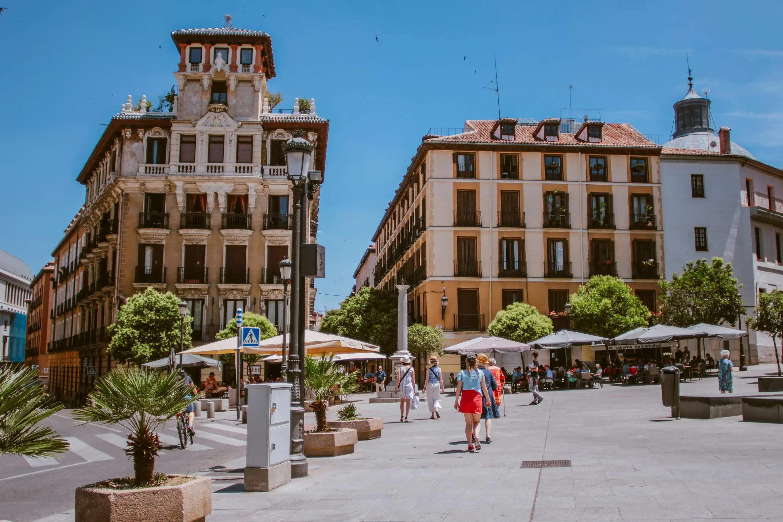 Zonas premium vs zonas en crecimiento: dónde invertir mejor en Madrid