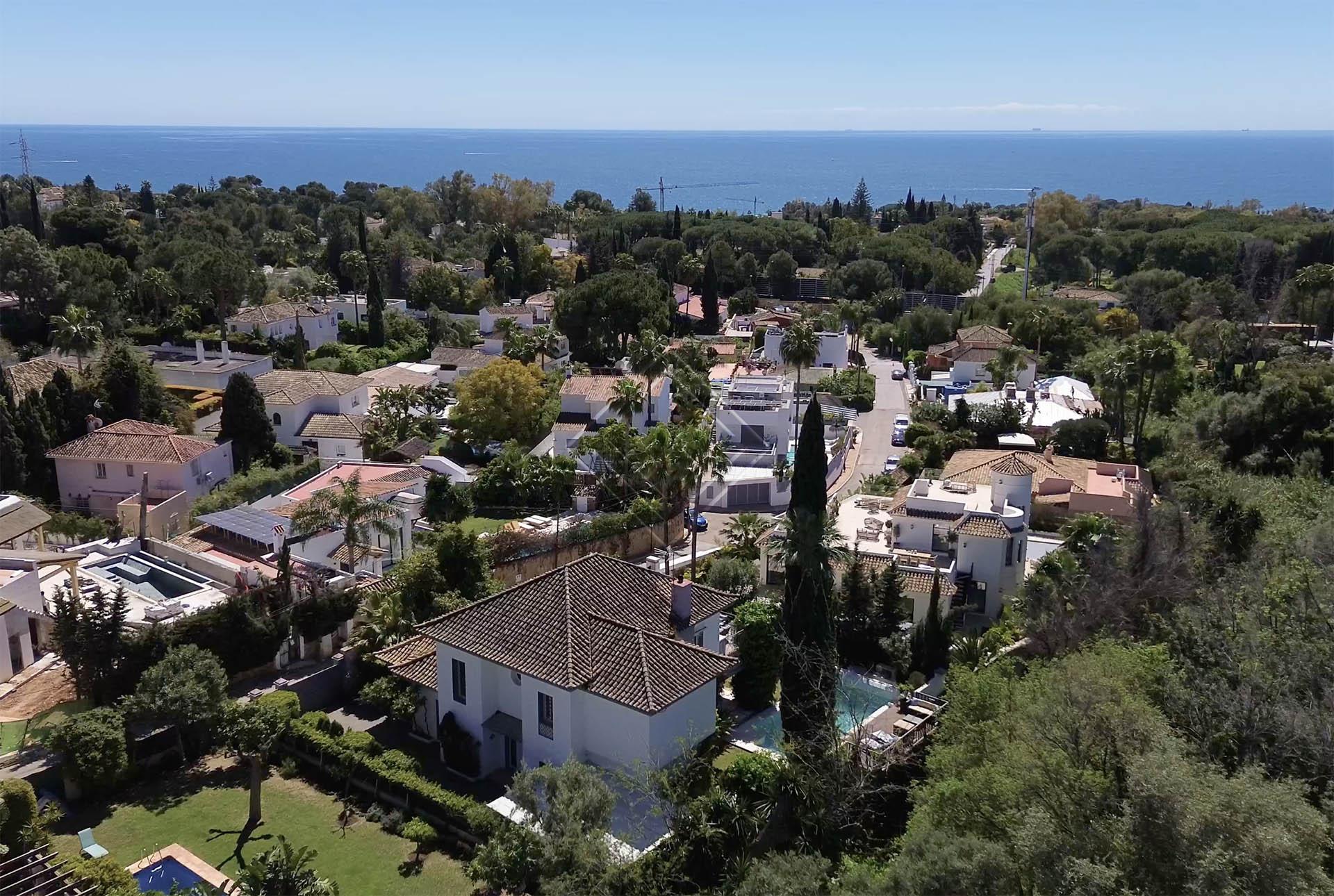Villa en Nagüeles - Marbella, con orientación sur, vistas al mar y La Concha - Imagen 2