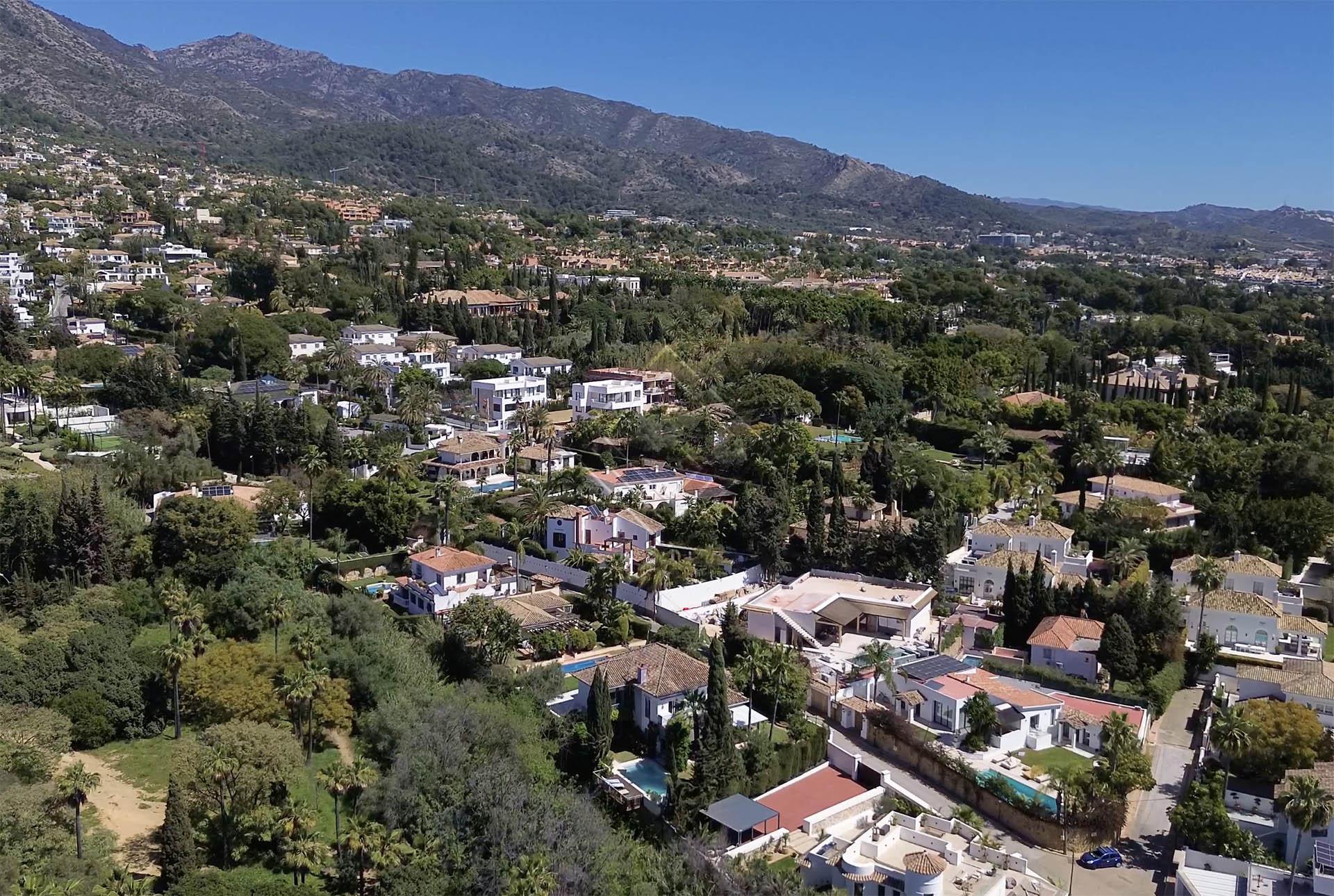 Villa en Nagüeles - Marbella, con orientación sur, vistas al mar y La Concha - Imagen 3