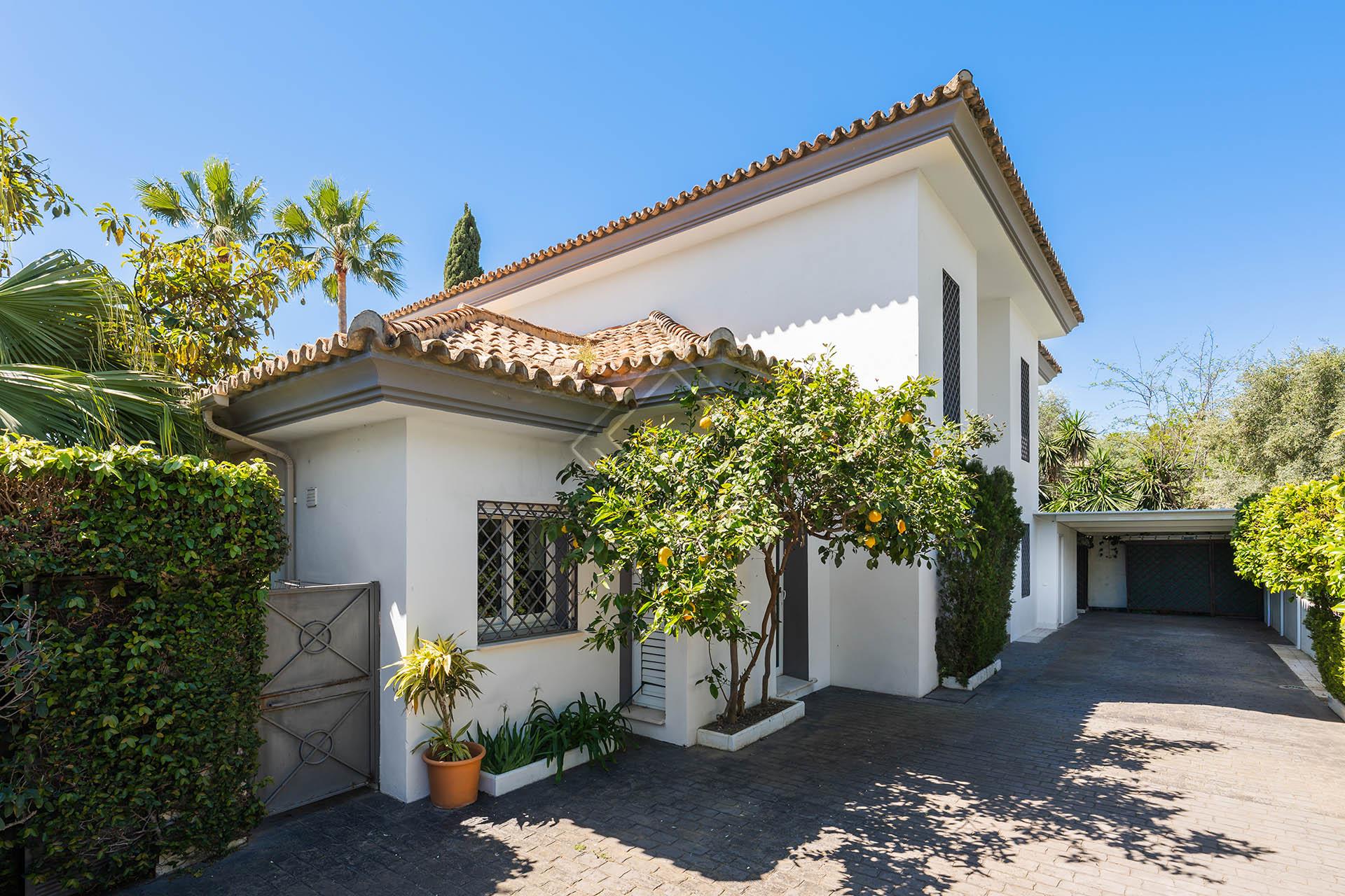 Villa en Nagüeles - Marbella, con orientación sur, vistas al mar y La Concha - Imagen 5