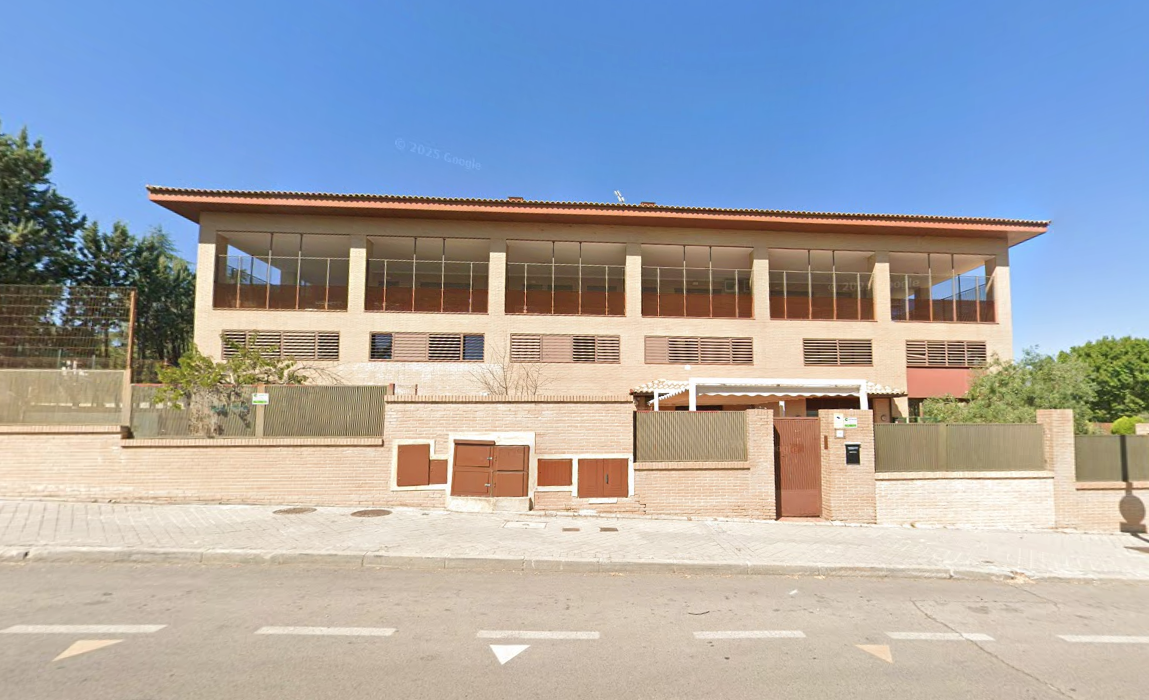 Magnifico edificio dotacional en Valdemarín - Imagen 2
