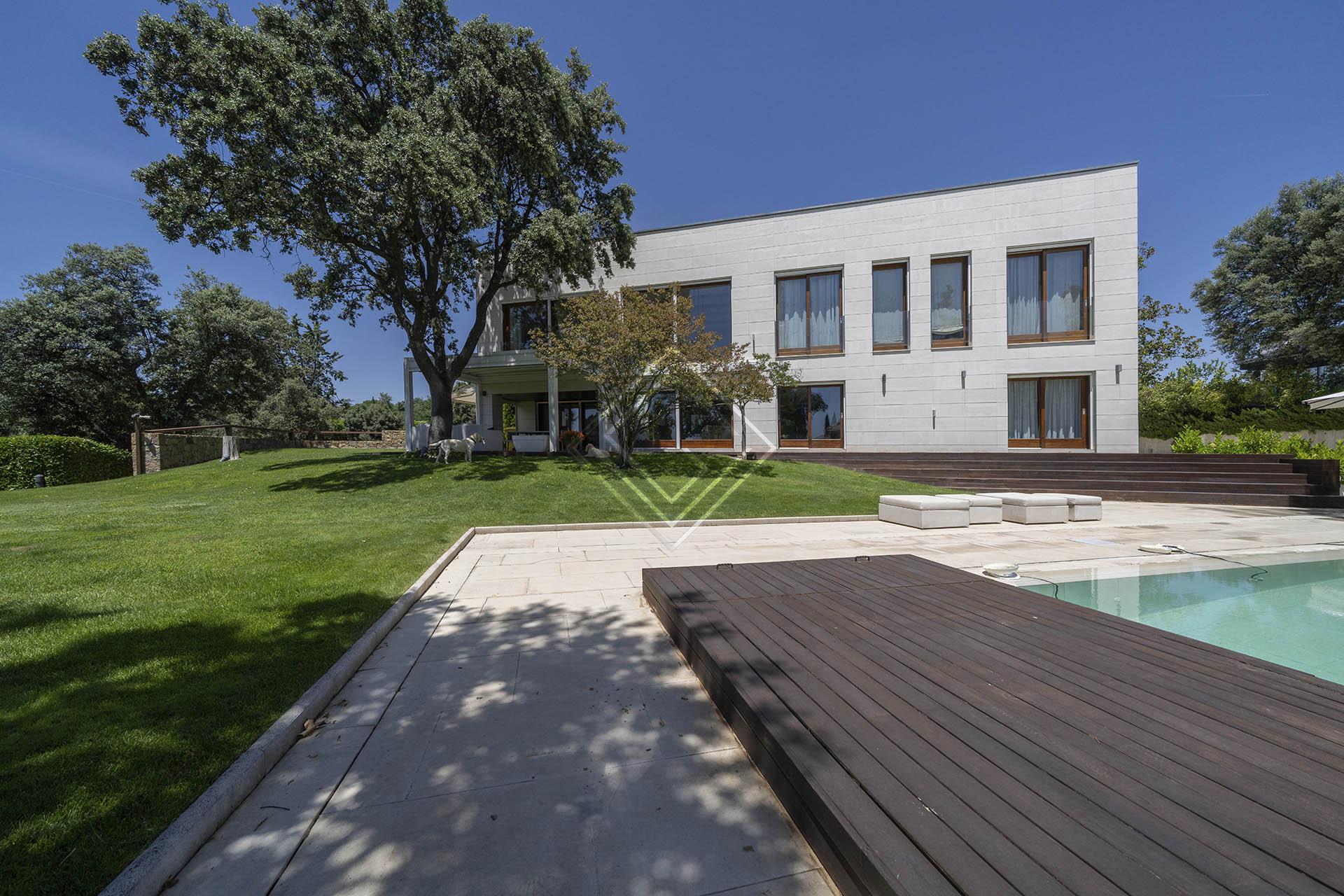 Casa amueblada con espectaculares vistas a Madrid en parcela de 2500 metros - Imagen 3