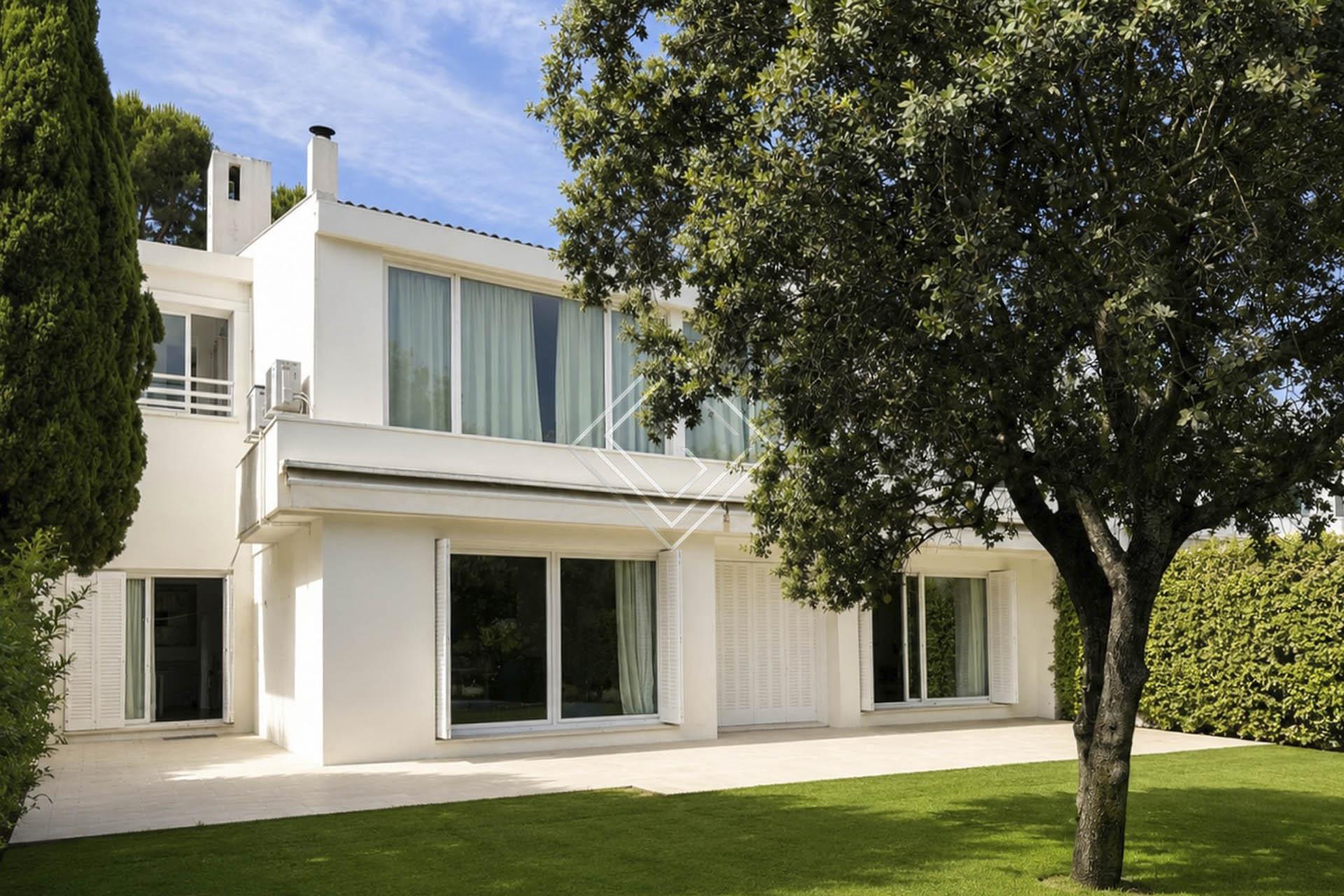 Casa pareada con piscina en primera linea de golf - Imagen 2