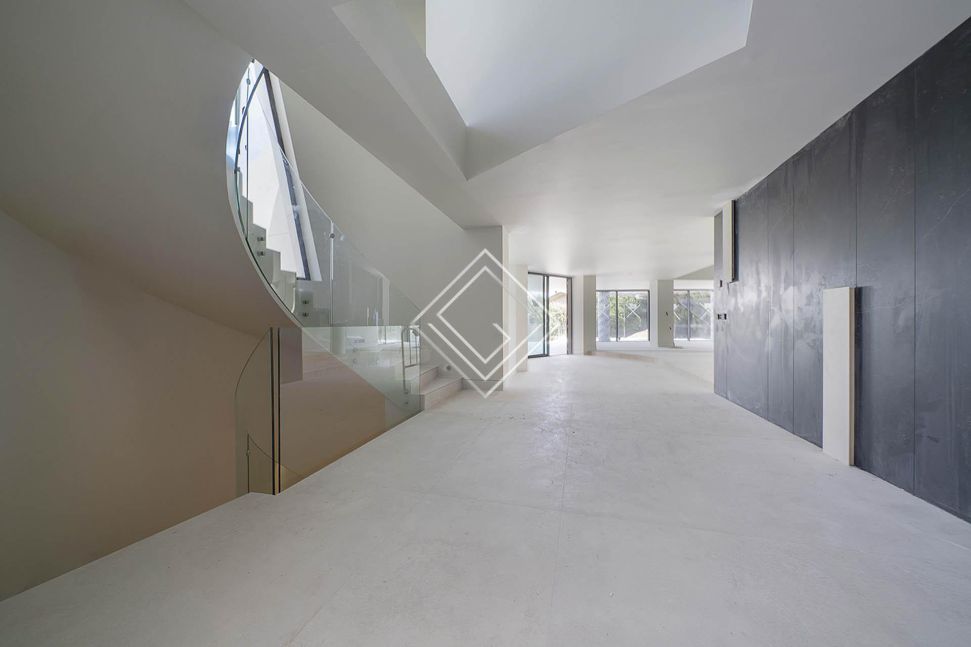 Casa totalmente reformada con diseño vanguardista en parcela de 2800 metros - Imagen 2