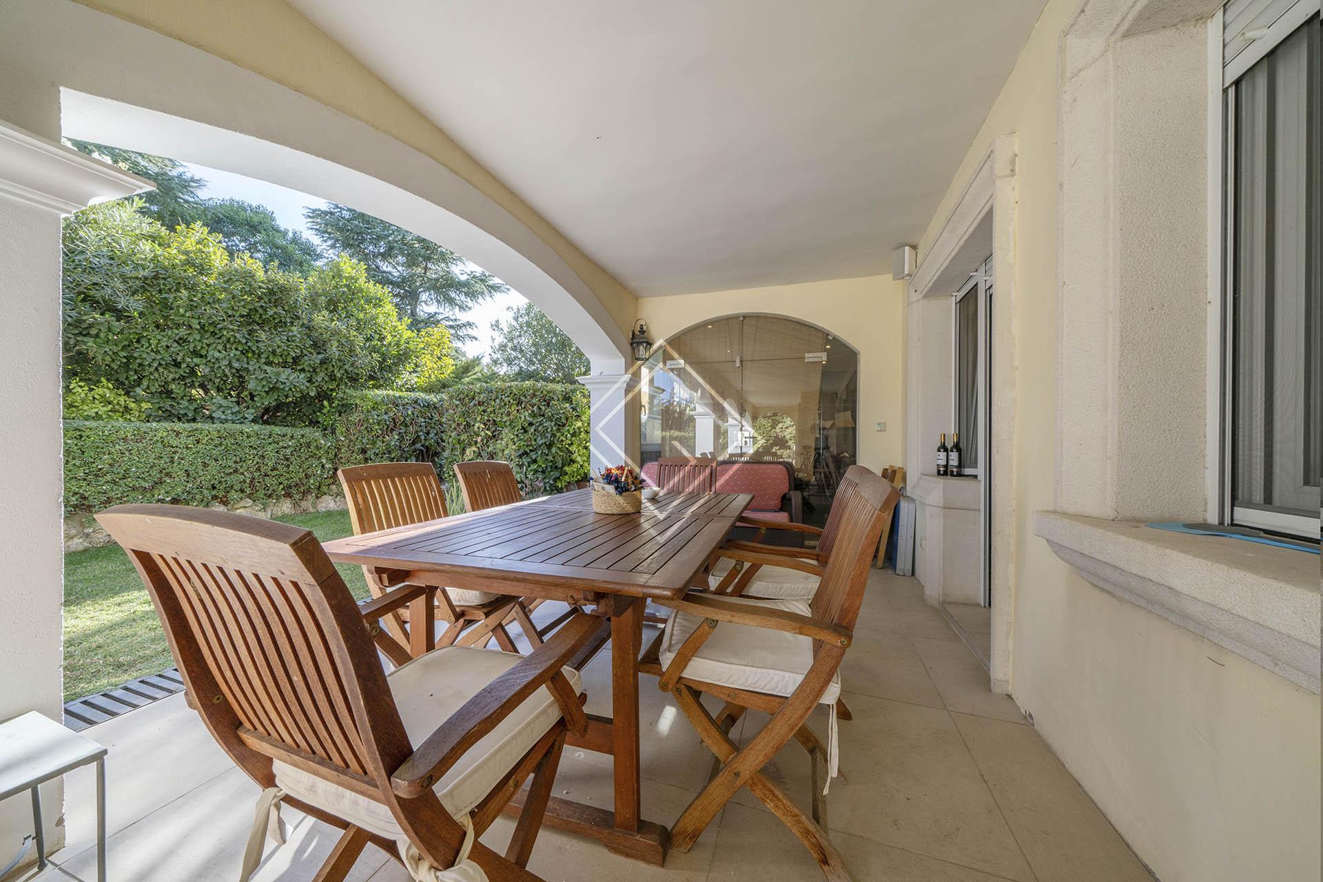 Casa independiente  con excelente distribución en parcela de 2500 metros  - Imagen 3
