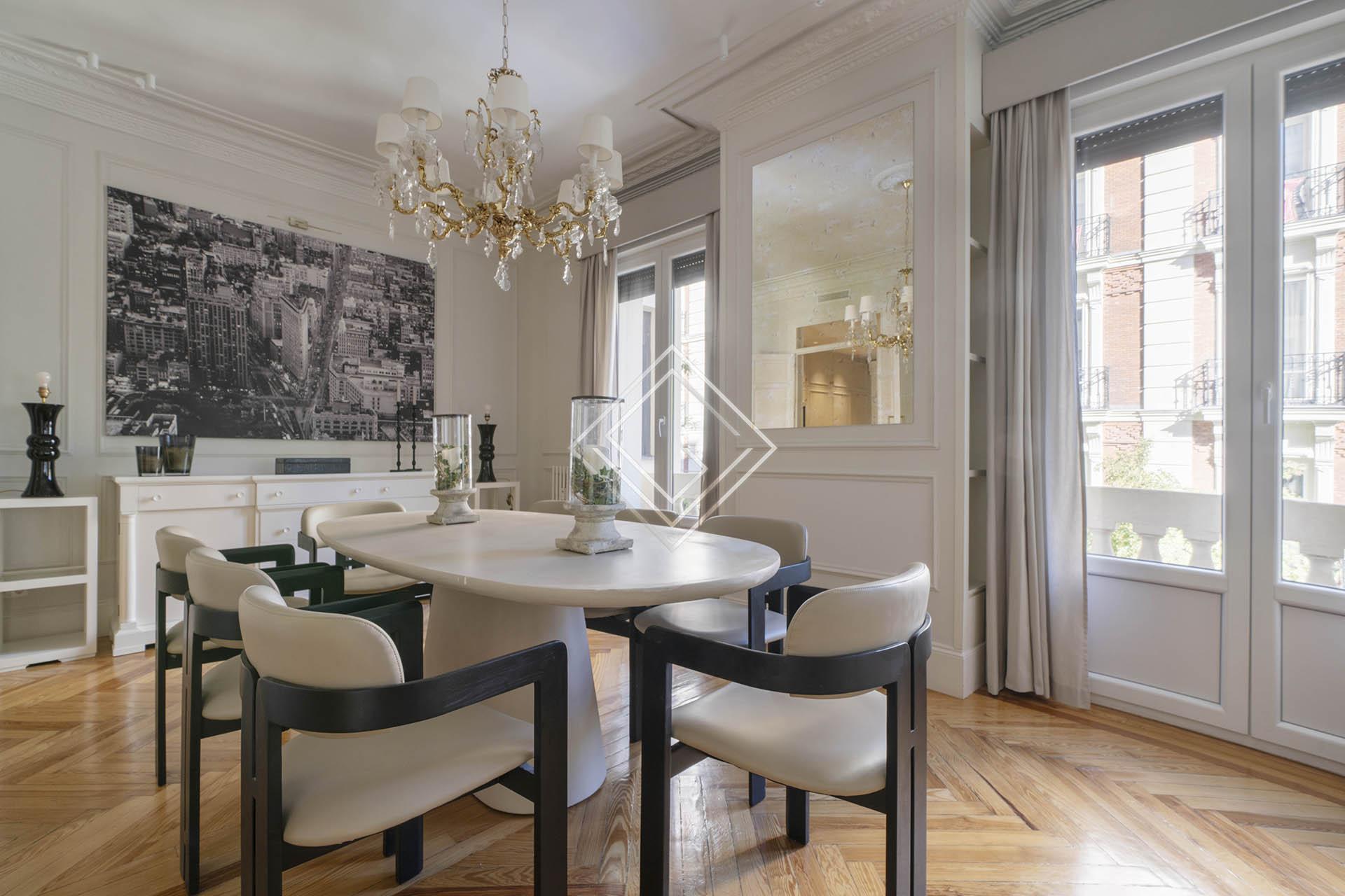 Elegante piso en alquiler en Recoletos - Imagen 4