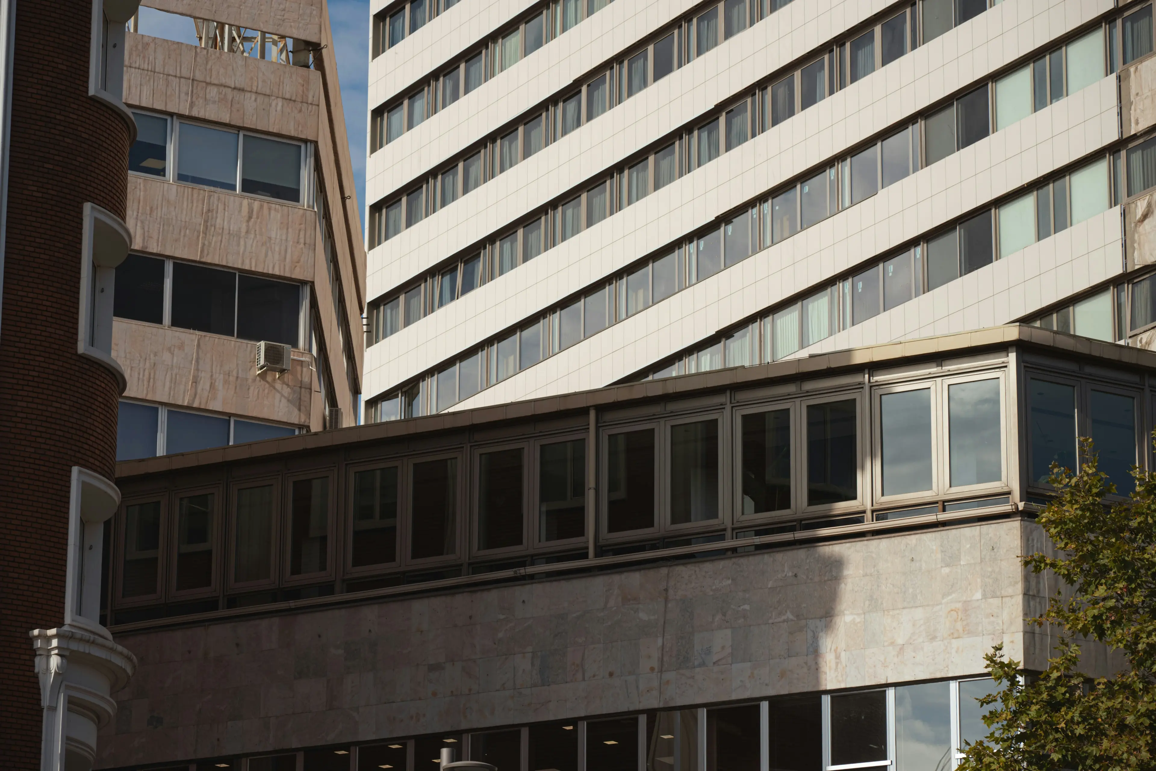 Comprar oficina en Pozuelo: perfil de empresas y rentabilidad