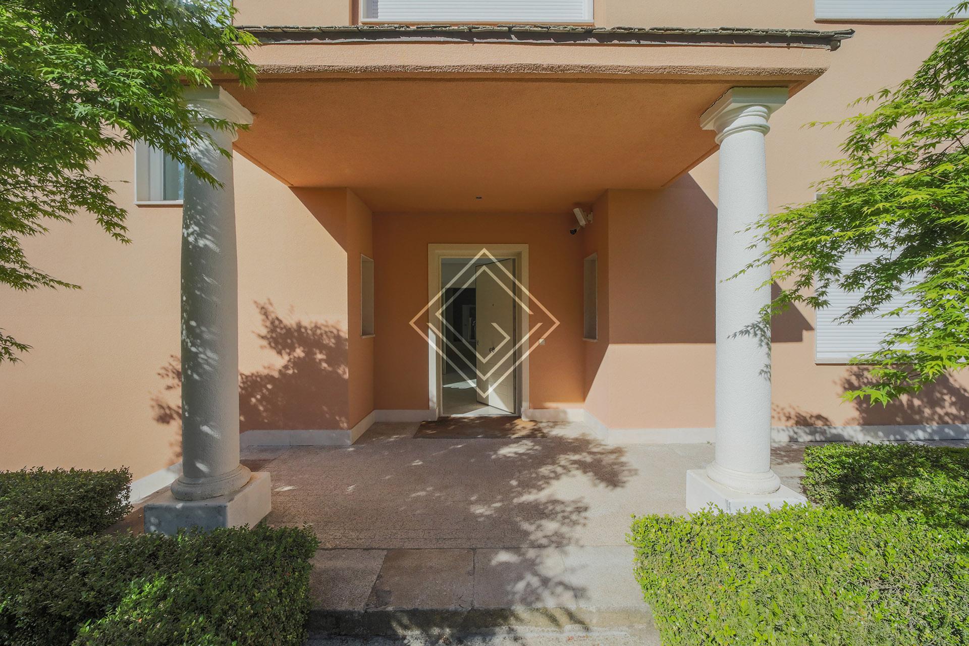 Fabulosa casa en alquiler en la Colonia Puerta de Hierro