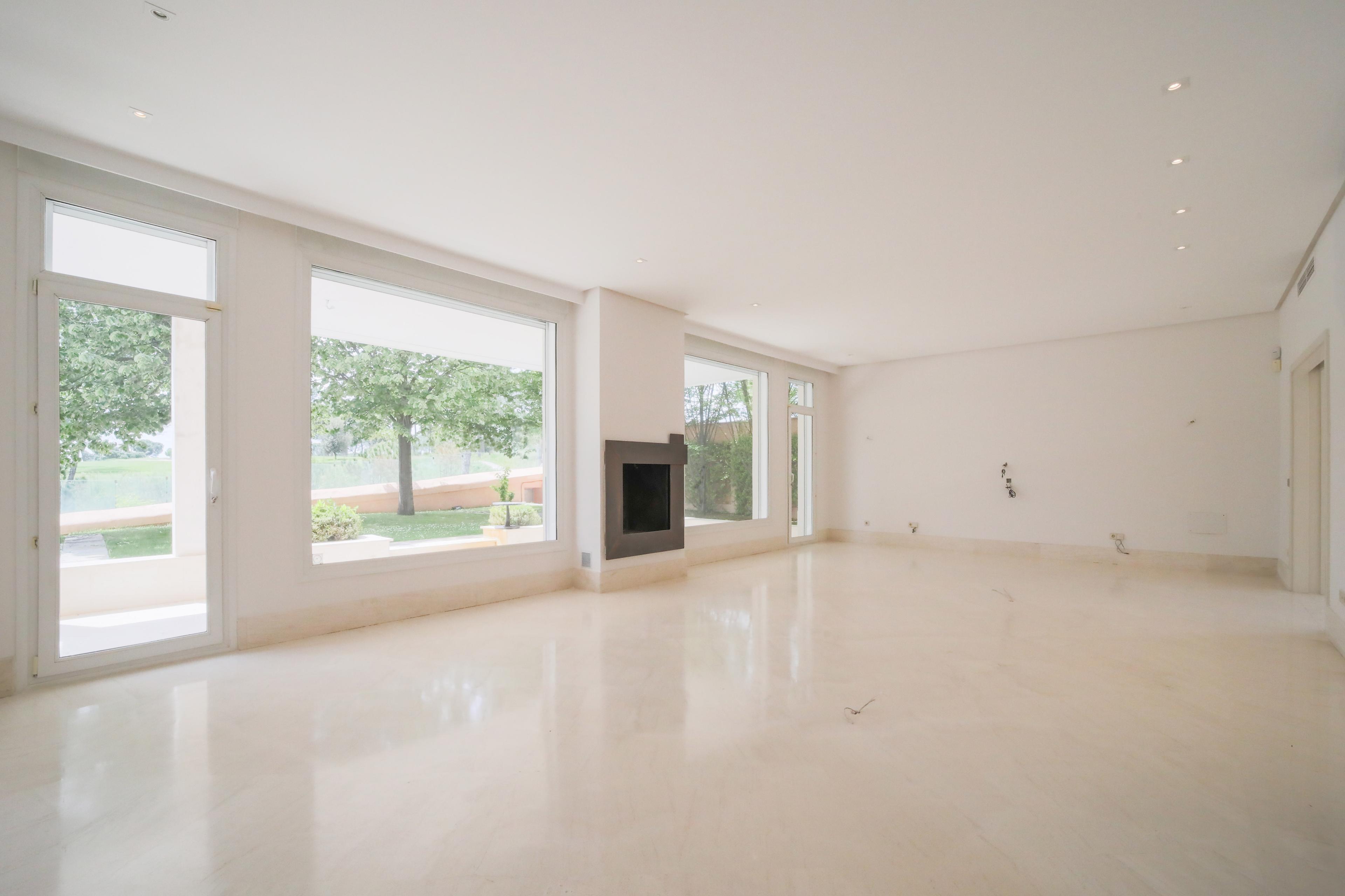 Fabulosa casa en alquiler en la Colonia Puerta de Hierro