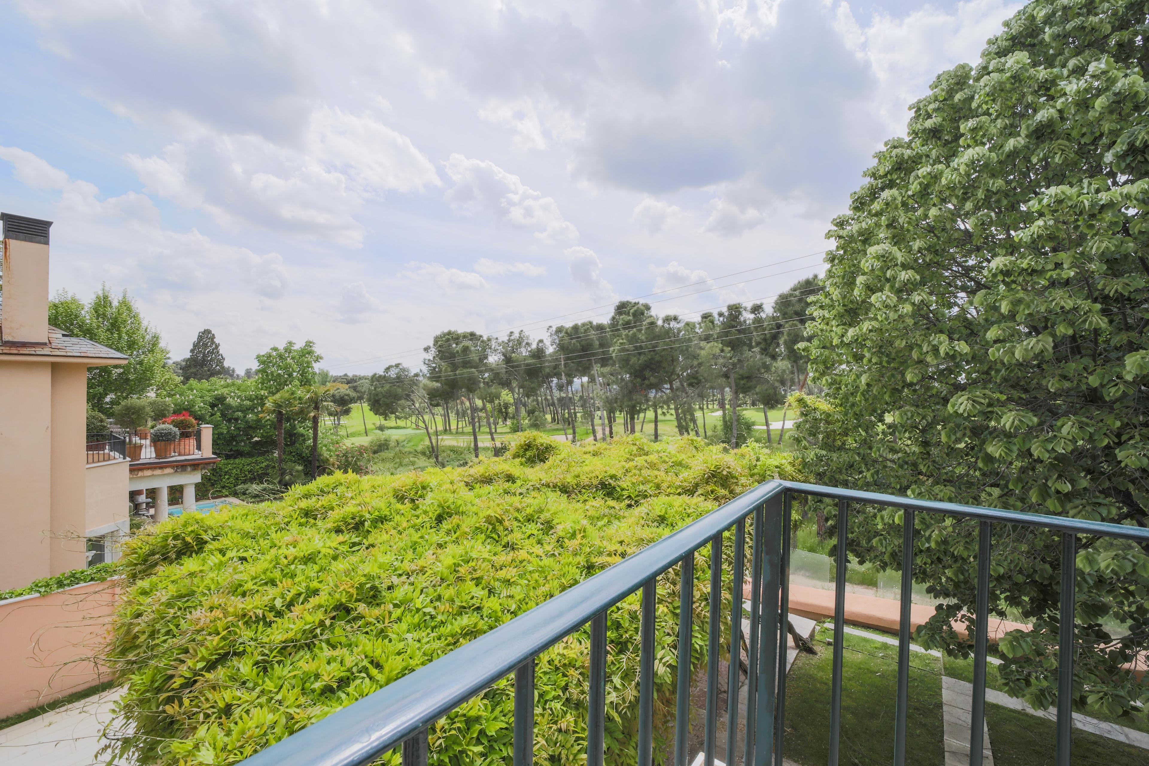 Fabulosa casa en alquiler en la Colonia Puerta de Hierro