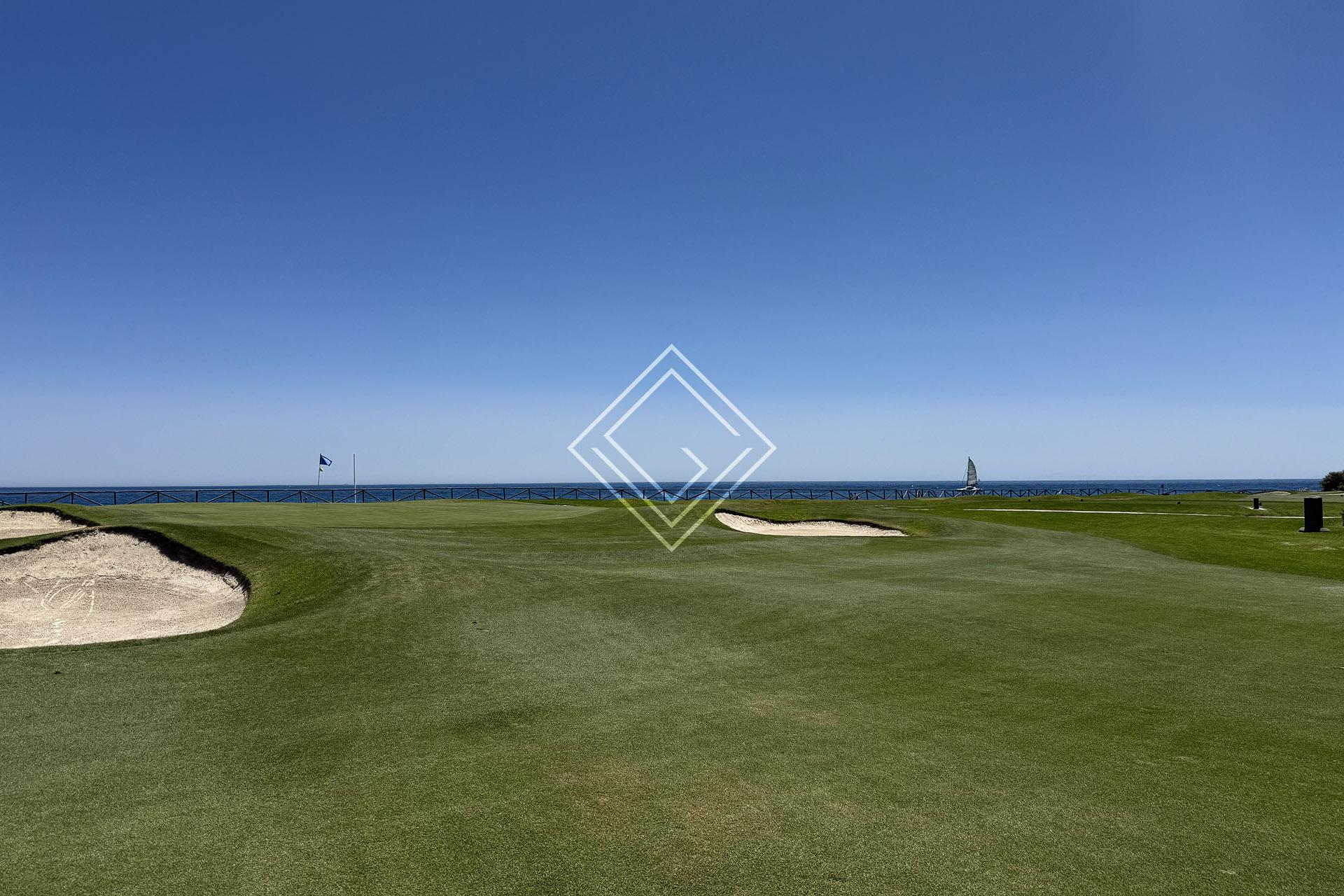 Villa de lujo de obra nueva en Guadalmina Baja, a menos de 500 metros del mar