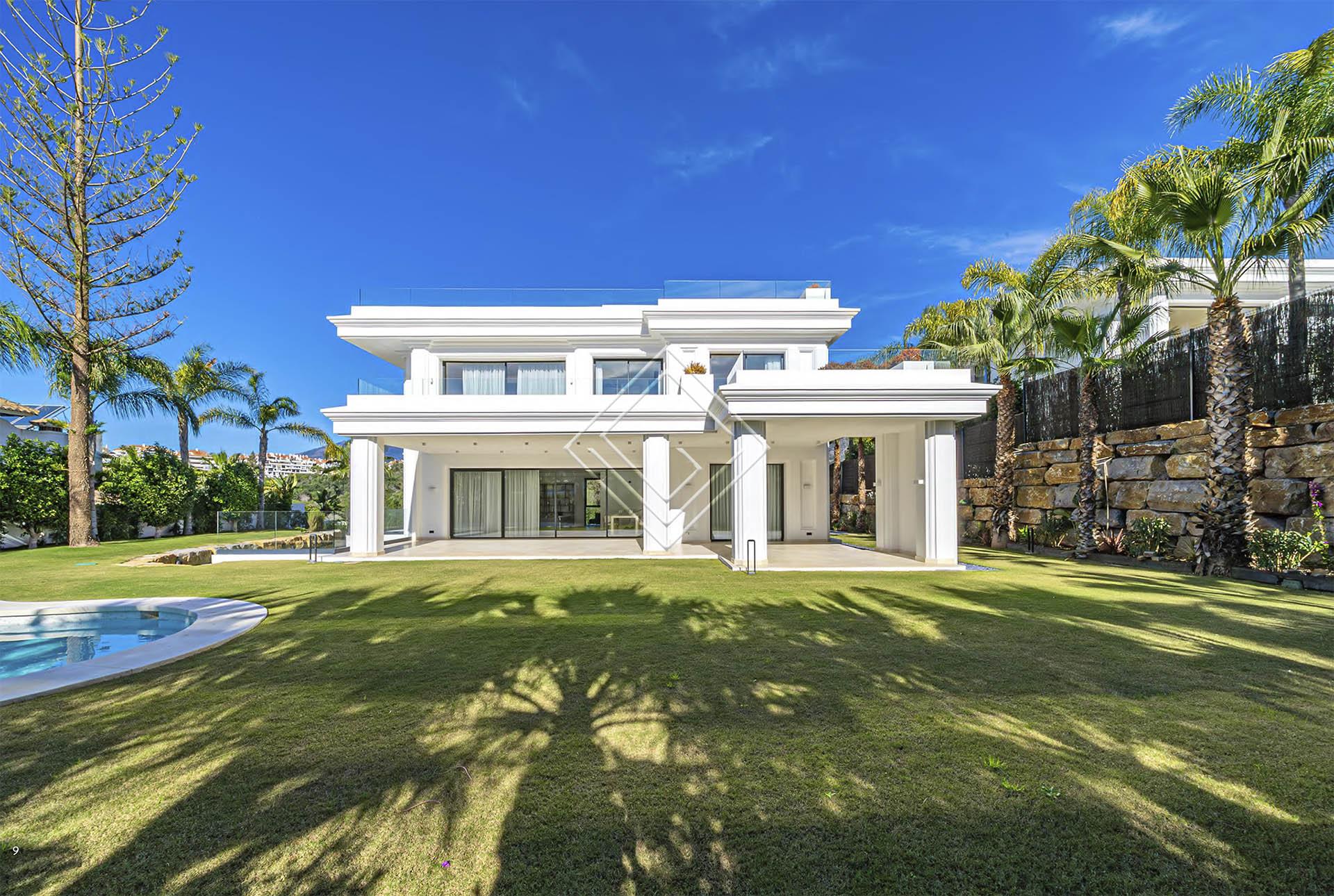 Villa de lujo en Lomas de Marbella Club con vistas al mar
