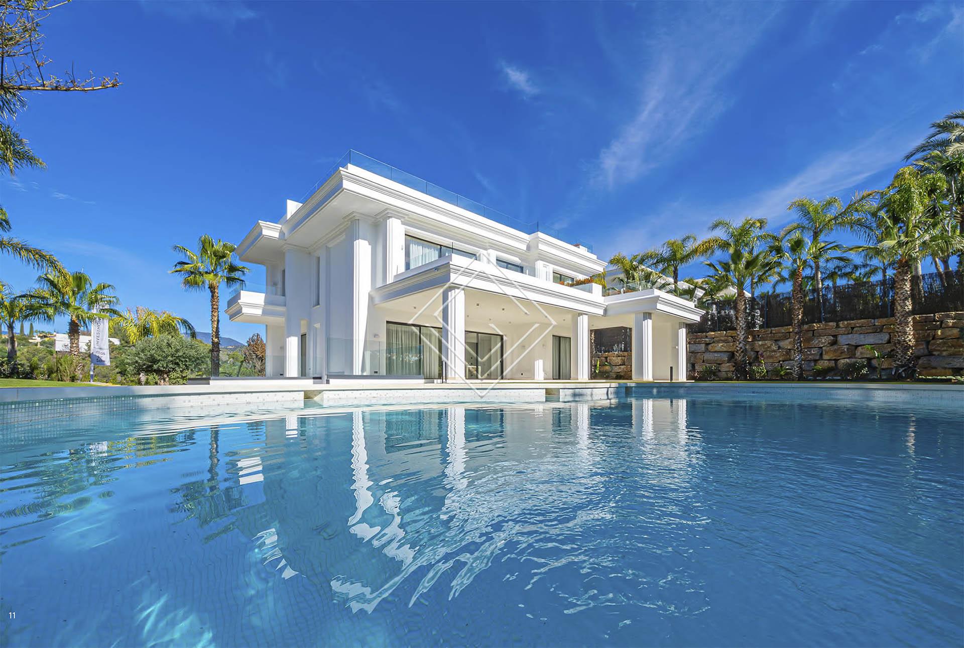 Villa de lujo en Lomas de Marbella Club con vistas al mar