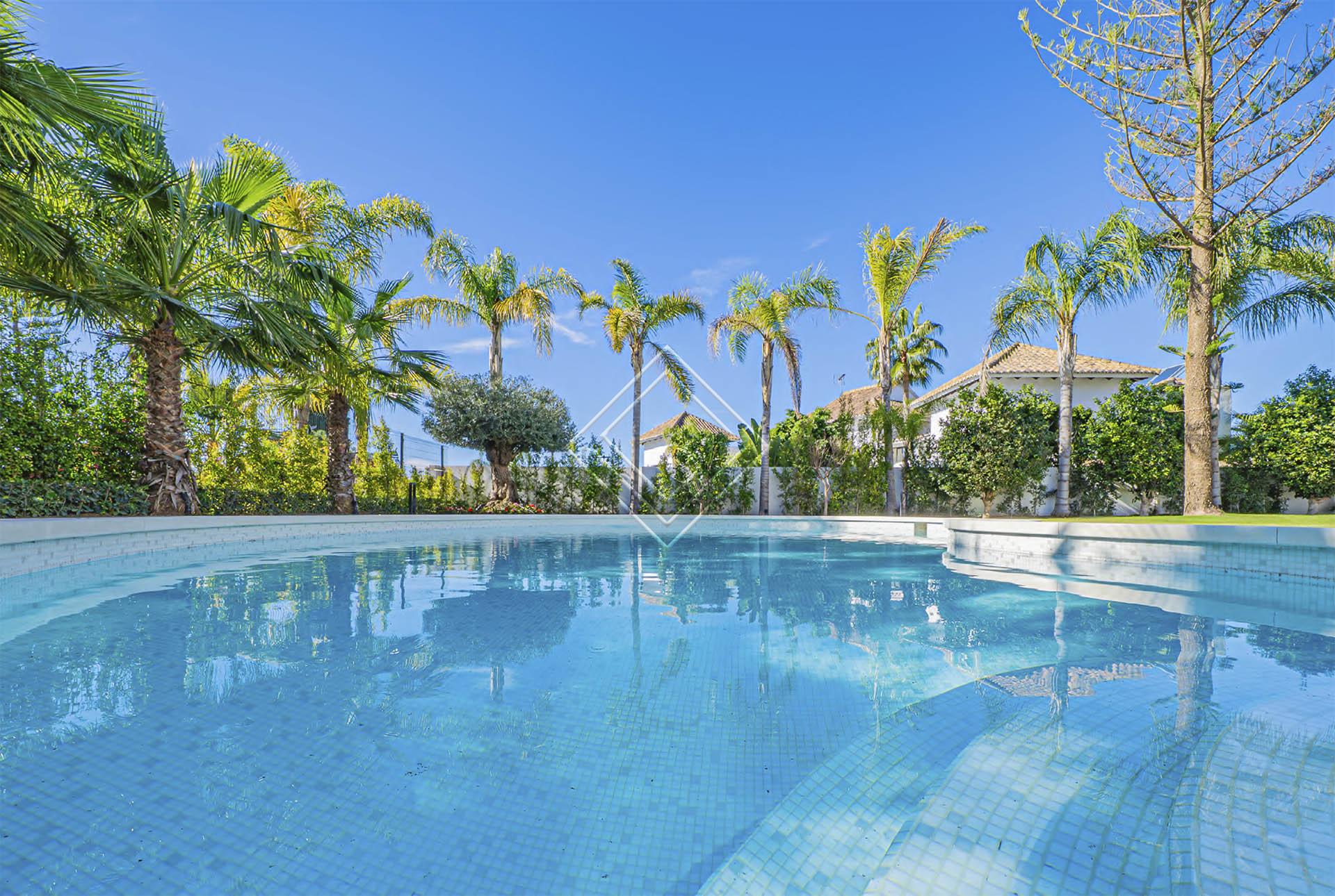 Villa de lujo en Lomas de Marbella Club con vistas al mar