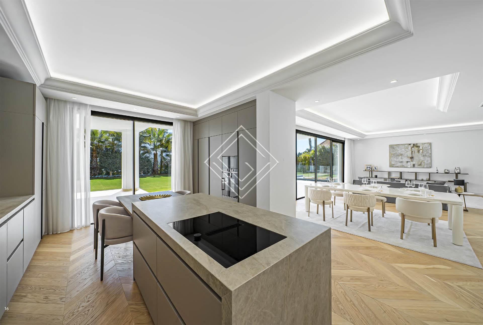 Villa de lujo en Lomas de Marbella Club con vistas al mar