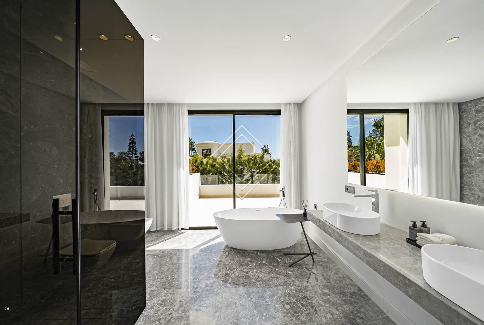 Villa de lujo en Lomas de Marbella Club con vistas al mar