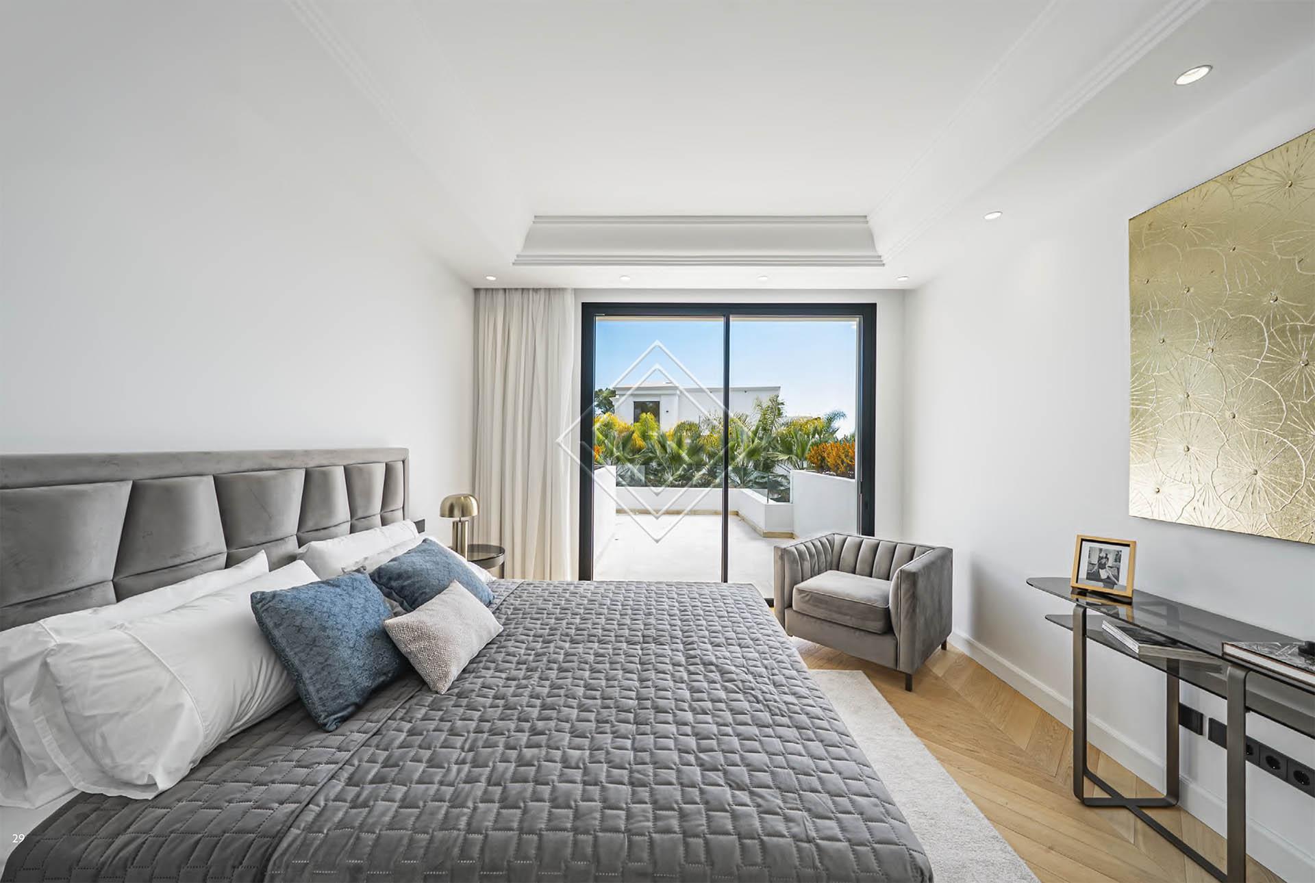 Villa de lujo en Lomas de Marbella Club con vistas al mar