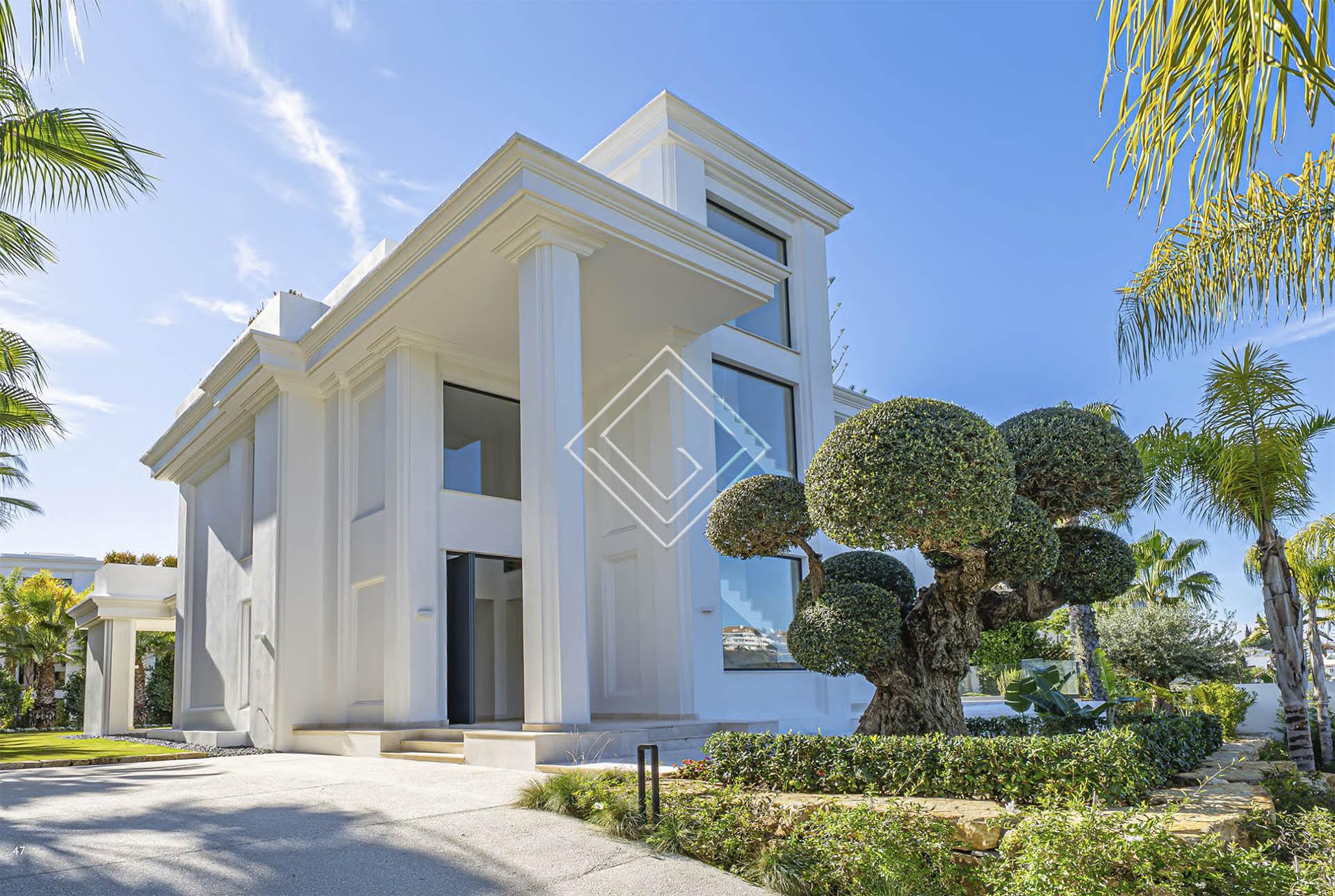 Villa de lujo en Lomas de Marbella Club con vistas al mar