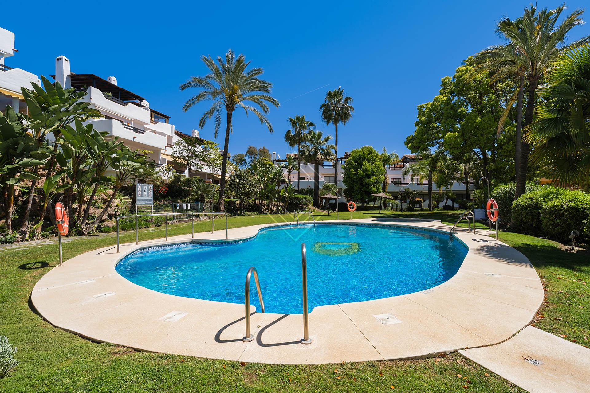 Casa en La Meridiana · Nagüeles: tranquilidad, naturaleza y vida familiar en el corazón de Marbella - Imagen 1