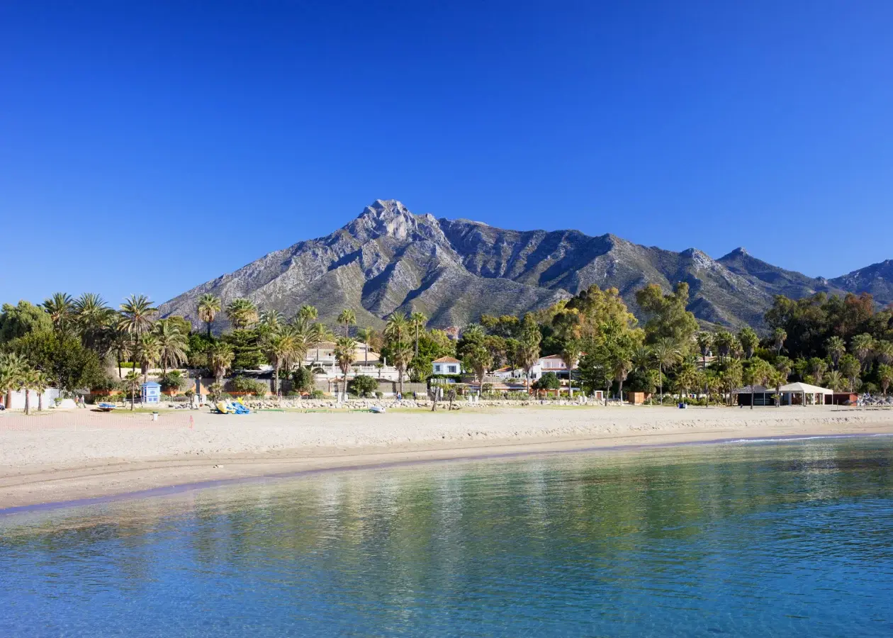 Comprar una vivienda en copropiedad en Marbella: claves para evitar conflictos