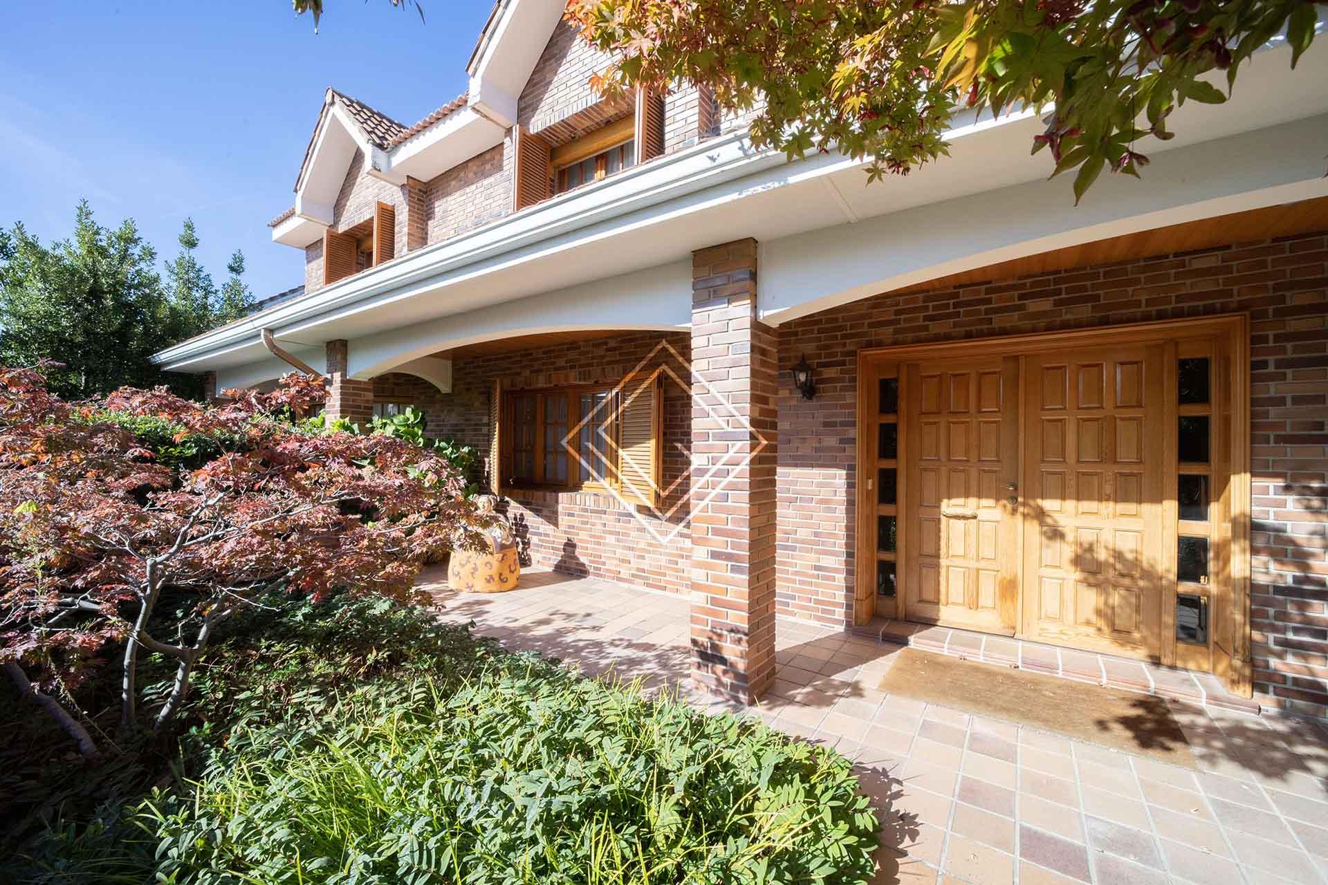 Amplio chalet independiente en Monte Alina - Imagen 2