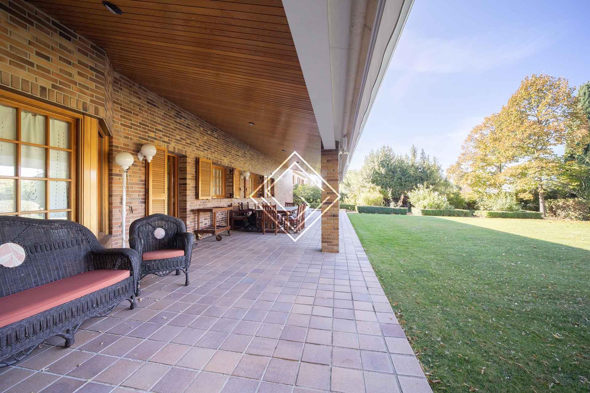 Amplio chalet independiente en Monte Alina - Imagen 3