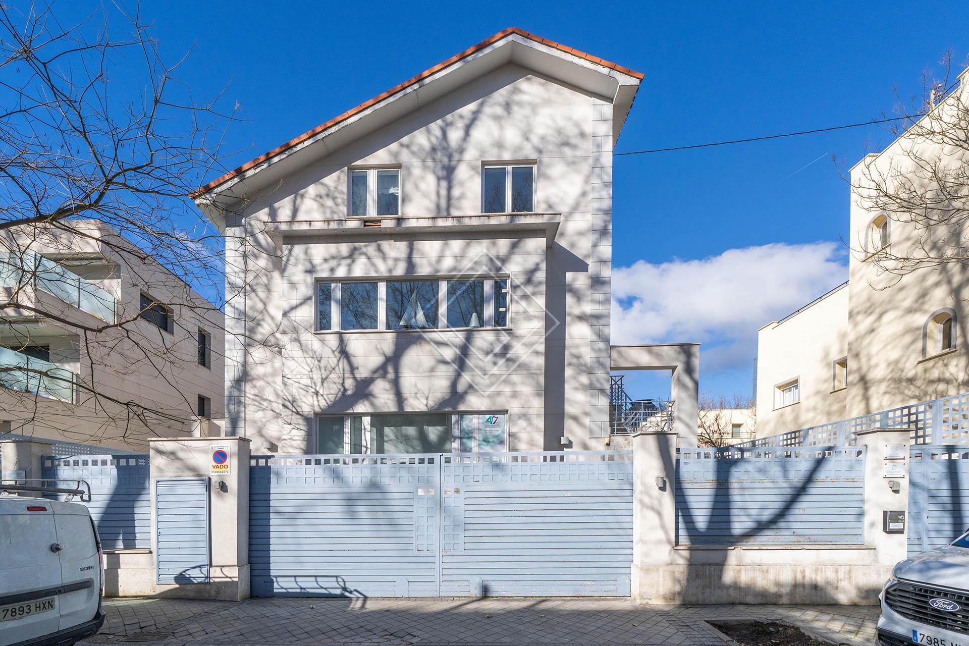 Edificio dotacional en venta en El Viso - Imagen 1