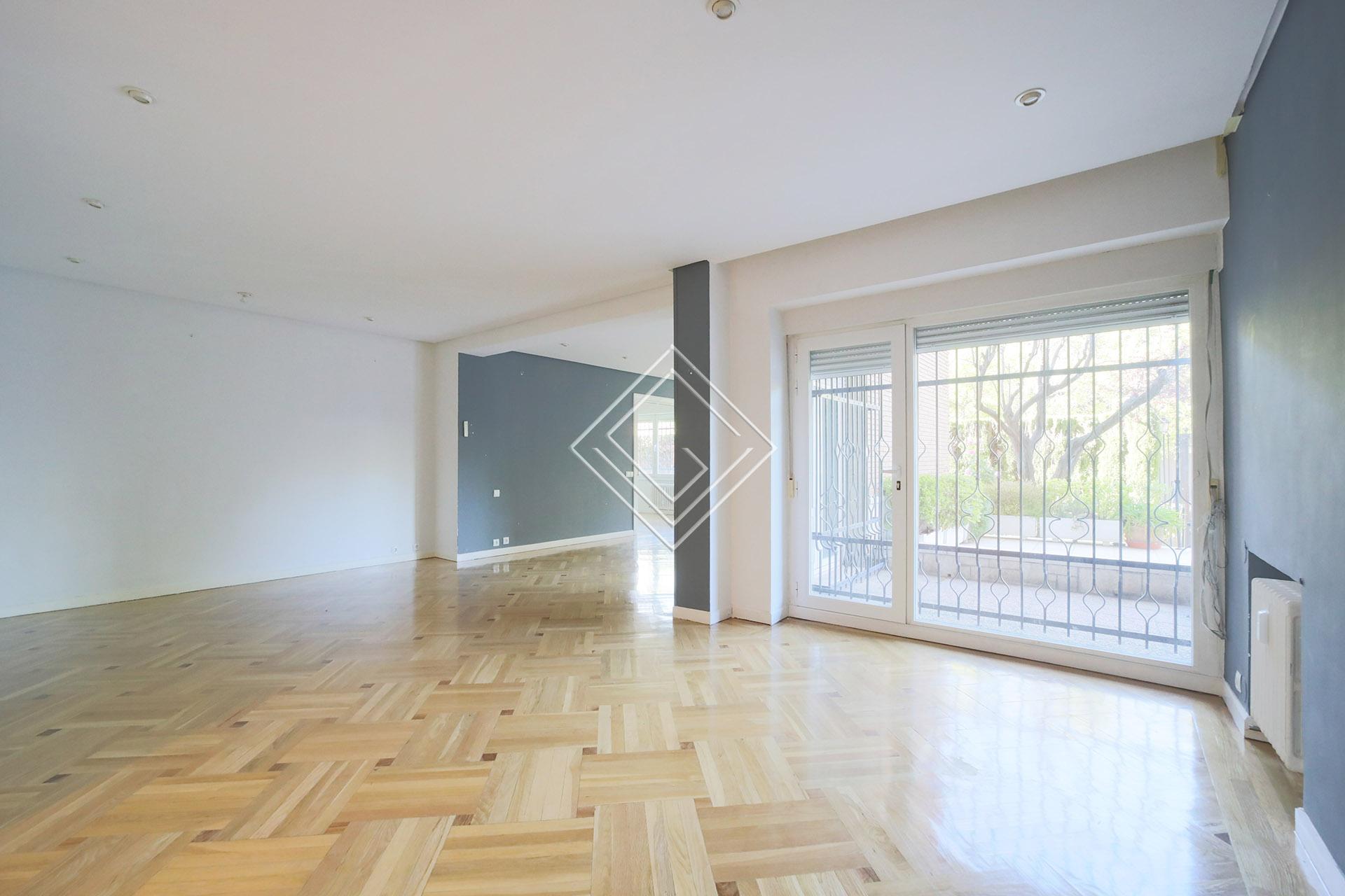 Amplio y luminoso bajo en El Viso - Imagen 4