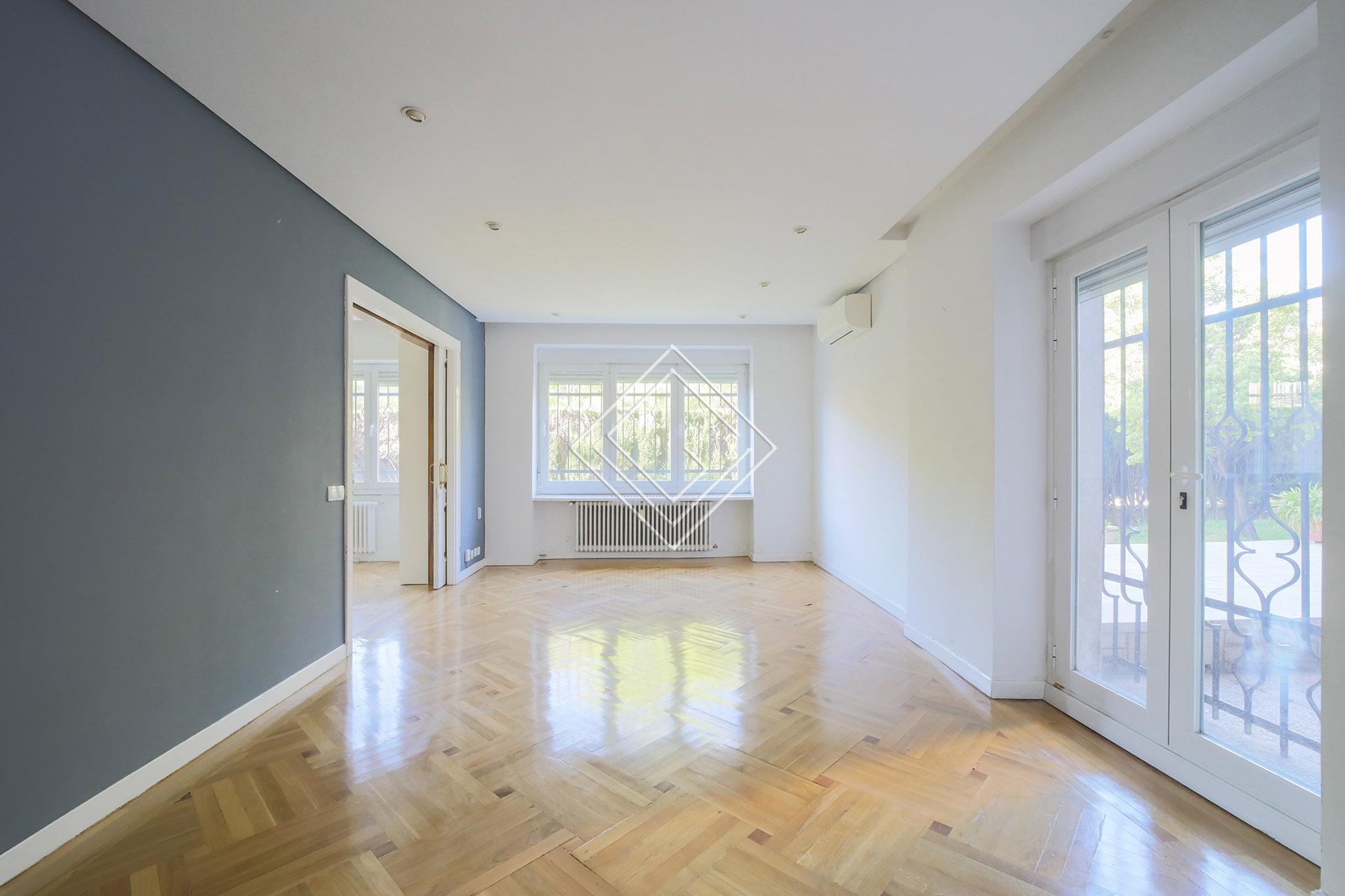 Amplio y luminoso bajo en El Viso - Imagen 6