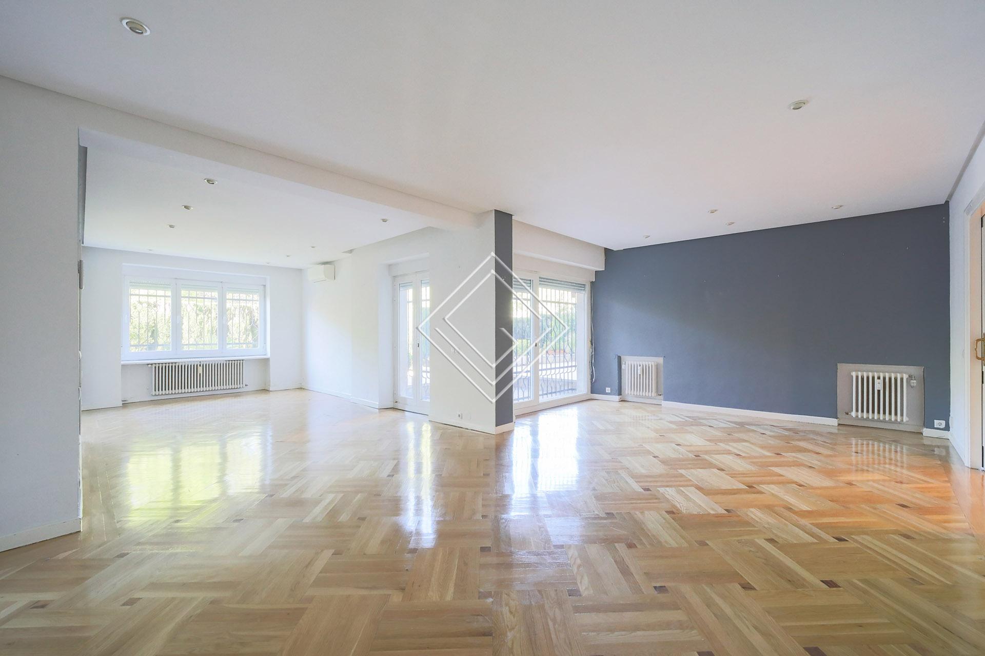 Amplio y luminoso bajo en El Viso - Imagen 5