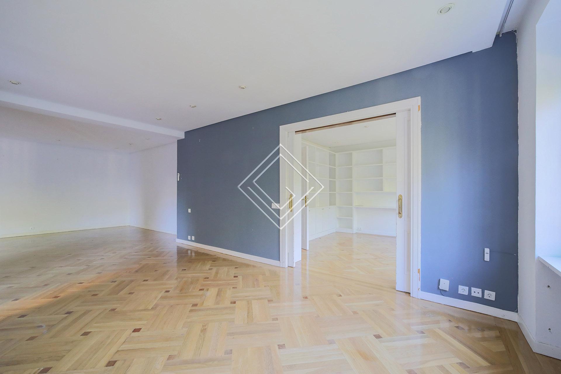 Amplio y luminoso bajo en El Viso - Imagen 7