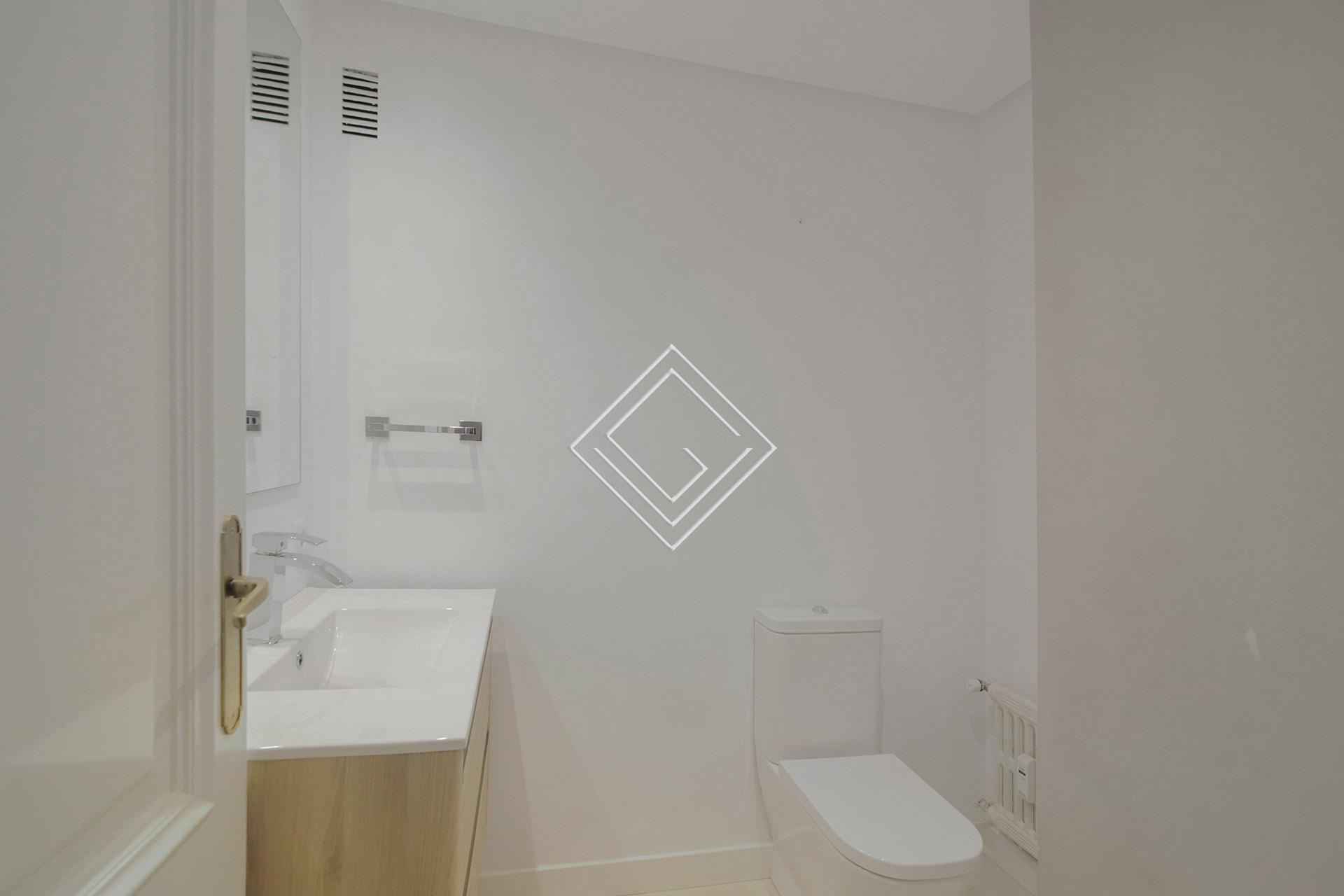 Amplio y luminoso bajo en El Viso - Imagen 14