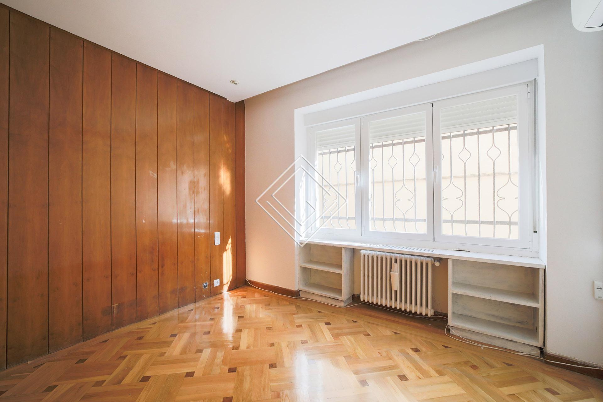 Amplio y luminoso bajo en El Viso - Imagen 17