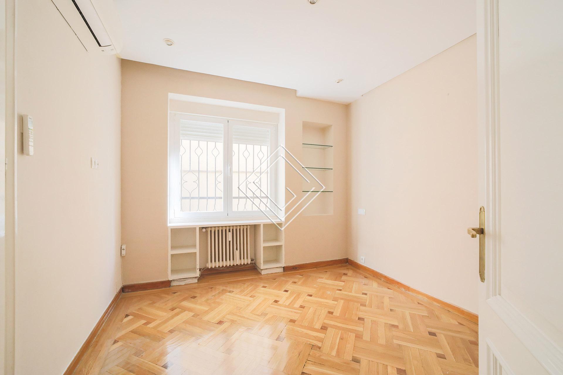 Amplio y luminoso bajo en El Viso - Imagen 18