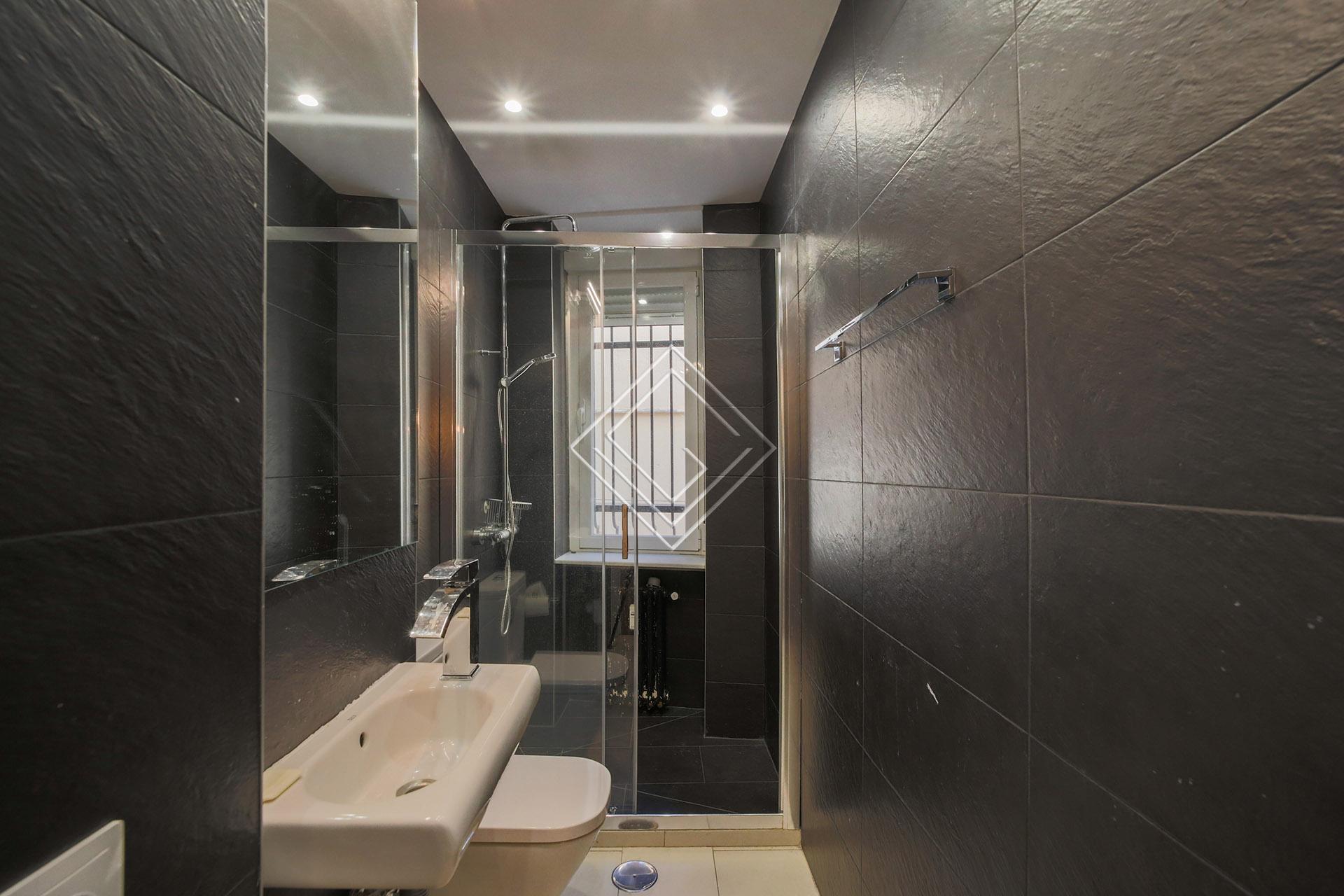 Amplio y luminoso bajo en El Viso - Imagen 22