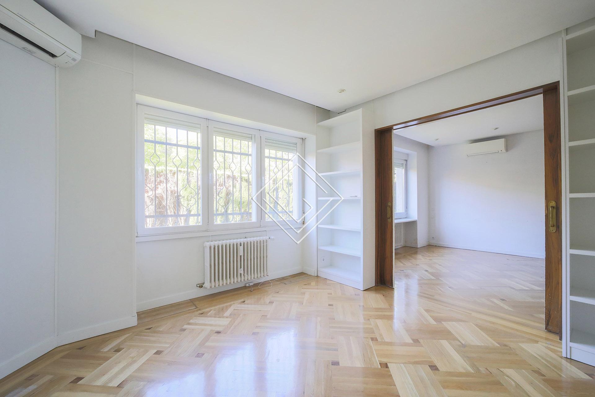 Amplio y luminoso bajo en El Viso - Imagen 10