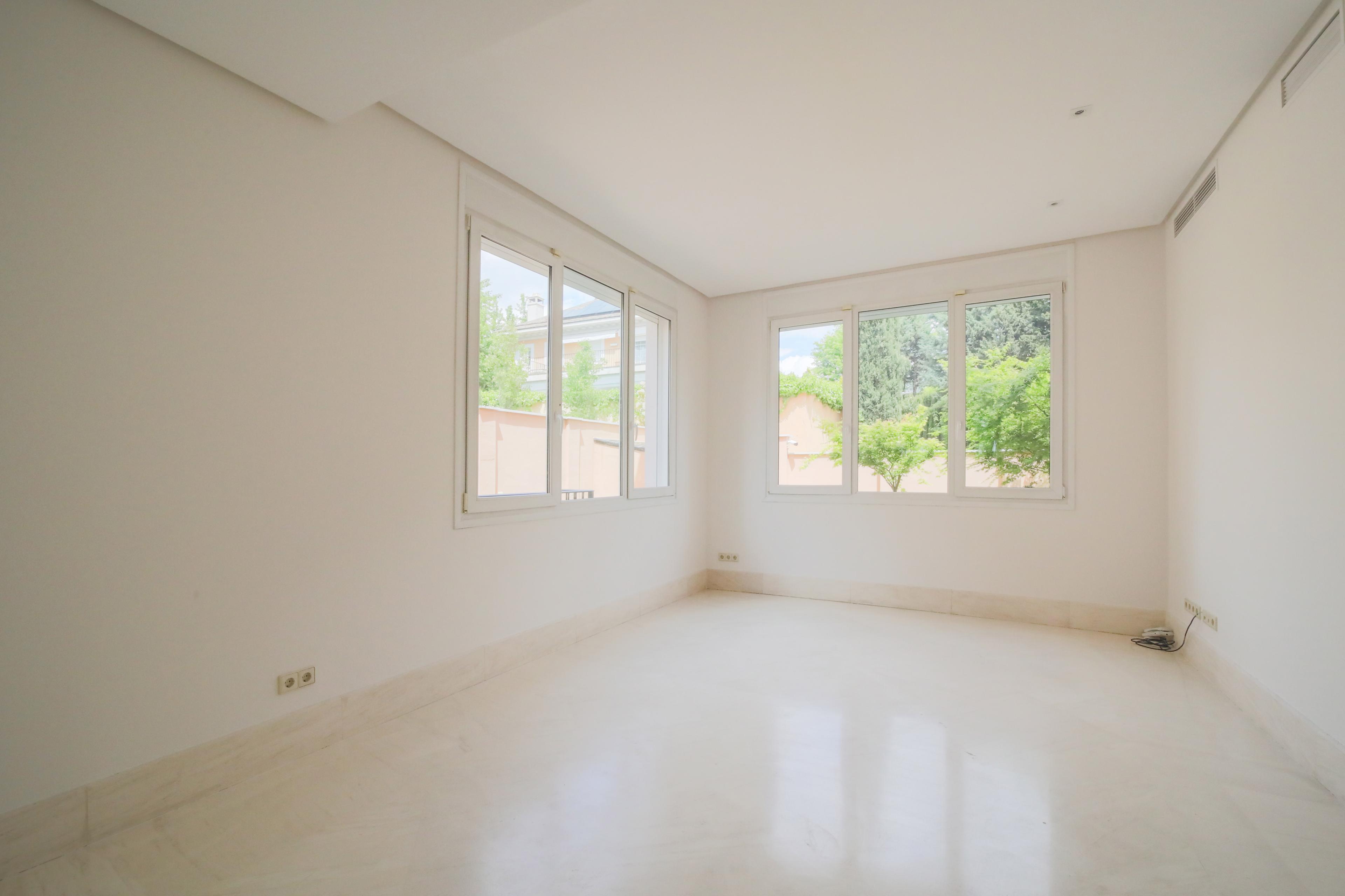 Fabulosa casa en alquiler en la Colonia Puerta de Hierro